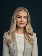 Bilde av megler Cecilia Johansen