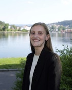 Bilde av megler Lotte Strand Jonsmyr