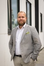 Bilde av megler Levi Eide-Gout