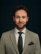 Bilde av megler Mikkel Johnsen