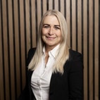 Bilde av megler Hege Svebakk Nøstdahl