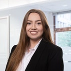 Bilde av megler Emilie Gjermstad