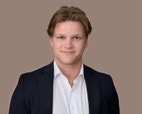 Bilde av megler Alexander S. Øverli