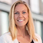Bilde av megler Camilla Stensløkken