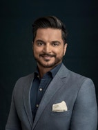 Bilde av megler Ali Hashmi