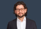 Bilde av megler Mikael Ufuk Gøkoglu