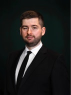 Bilde av megler Marcus Ullebø