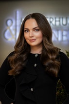 Bilde av megler Emilie Fredriksen