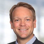 Bilde av megler Raymond Øverby