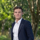 Bilde av megler Henrik Sjøasæther Kleivenes