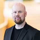 Bilde av megler Sindre Kjøll Kristensen