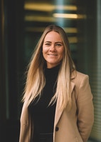 Bilde av megler Lene Omenås