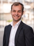 Bilde av megler Sindre Sten Gustavsen