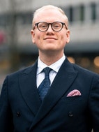 Bilde av megler William Christensen