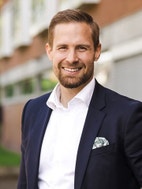 Bilde av megler Richard Løyning Arntsen