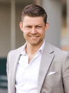 Bilde av megler Stian Adamsrød Brændsrød