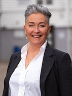 Bilde av megler Janne Clausen Ree
