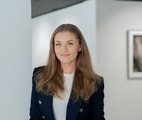 Bilde av megler Bettina Larsen