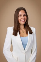 Bilde av megler Chloé Lemvik