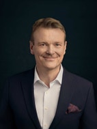 Bilde av megler Eirik Huus