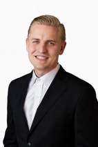 Bilde av megler Adrian Hamre Evensen