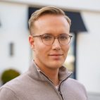 Bilde av megler Stian Schille