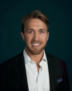 Bilde av megler Tomas Vedvik