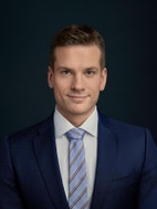 Bilde av megler Håkon Bekkeli