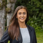 Bilde av megler Natalie Daravi