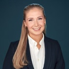 Bilde av megler Ingunn Tennebø