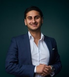 Bilde av megler Newa Aram