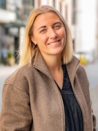 Bilde av megler Ina Andersen