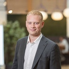 Bilde av megler Henrik Aaser Grønli