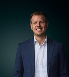 Bilde av megler Daniel Olaisen