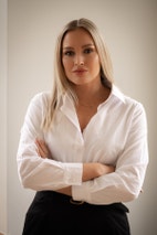 Bilde av megler Lone Marie Trandem