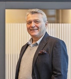 Bilde av megler Bjørn Aronsen