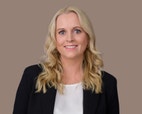 Bilde av megler Anette Borvik