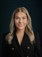 Bilde av megler Marthe Valerie