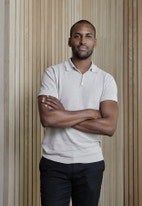 Bilde av megler Adam Warsame