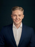 Bilde av megler Simen Vollan