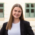 Bilde av megler Christine Høvås