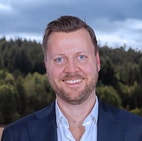 Bilde av megler Nils Henrik Tegneby