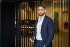 Bilde av megler Stefanos Pitharoulis