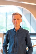 Bilde av megler Håvard Eliassen