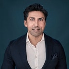 Bilde av megler Sheraz Gilani