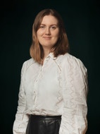 Bilde av megler Hilde Myklatun