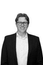Bilde av megler Håvard Eskilt Eriksen