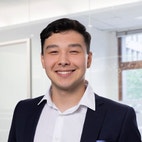 Bilde av megler Hamza Faiz