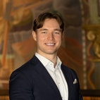 Bilde av megler Fredrik Strandmyr