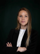 Bilde av megler Madeleine Daffinrud